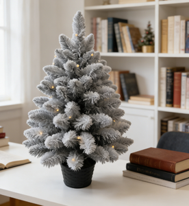 Sapin de Noël Artificiel Haut de Gamme 60 cm Pré-Éclairé Floqué Fin Réaliste Fonctionnant sur Piles Résistant aux Intempéries Décoration pour Petits Espaces - Product Image 6