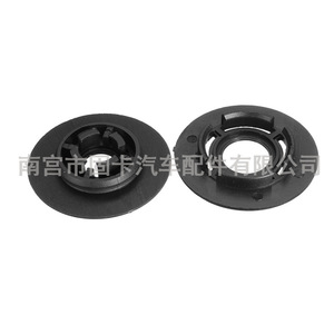 คลิปยึดพรมปูพื้นรถยนต์ Skoda Audi รุ่น 3D08645214PK 3D0864523B41T71 สีดำ ชุด 4 ชิ้น สำหรับเปลี่ยนซ่อม - Product Image 1