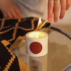 Coffret Cadeau Noël et Nouvel An à Prix Réduit avec Écharpe pour Hommes et Femmes, Idéal pour Anniversaire, Cadeau pour Petite Amie, ou Cadeau de Fête - Product Image 2