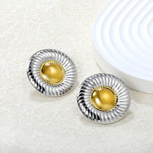 Pendientes Redondos Minimalistas de Acero Inoxidable con Baño de Oro de 18K, Textura Moderna, Geométricos, Bicolor, para Mujer - Product Image 4