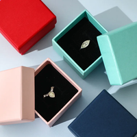 Boîte à bijoux en carton rigide avec couvercle et base, insert en velours, pour bagues et colliers, personnalisable avec logo, emballage cadeau pour montres, livraison directe d'usine