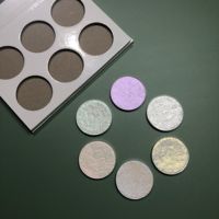 Imprimez votre propre LOGO Ultra lisse holographique duochrome surligneur bronzant poudre pressée visage maquillage miroitant en gros