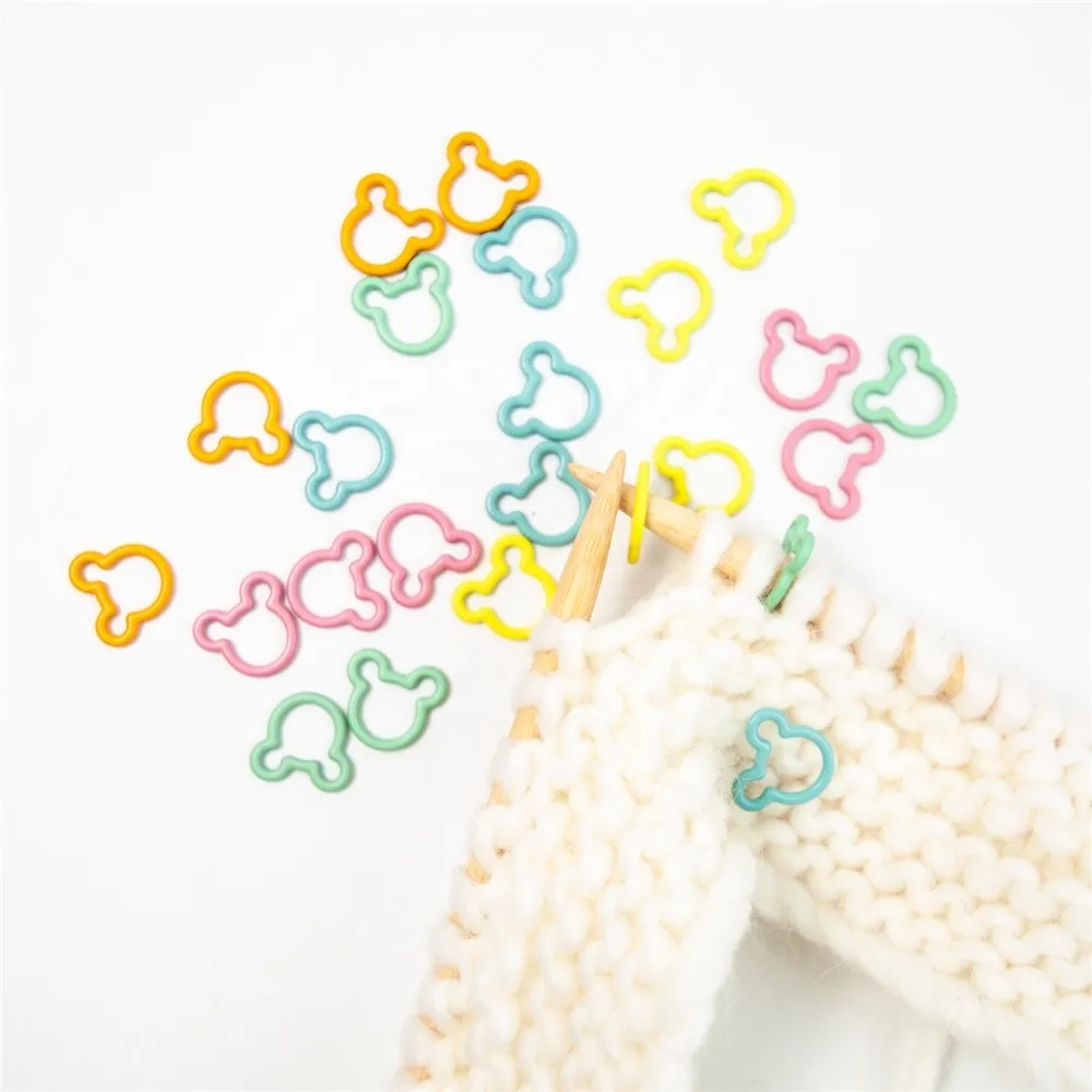 30 Pieces Knitting Stitch Markers Bear Shape Crochet Locking Knitting Stitch Counter Random color