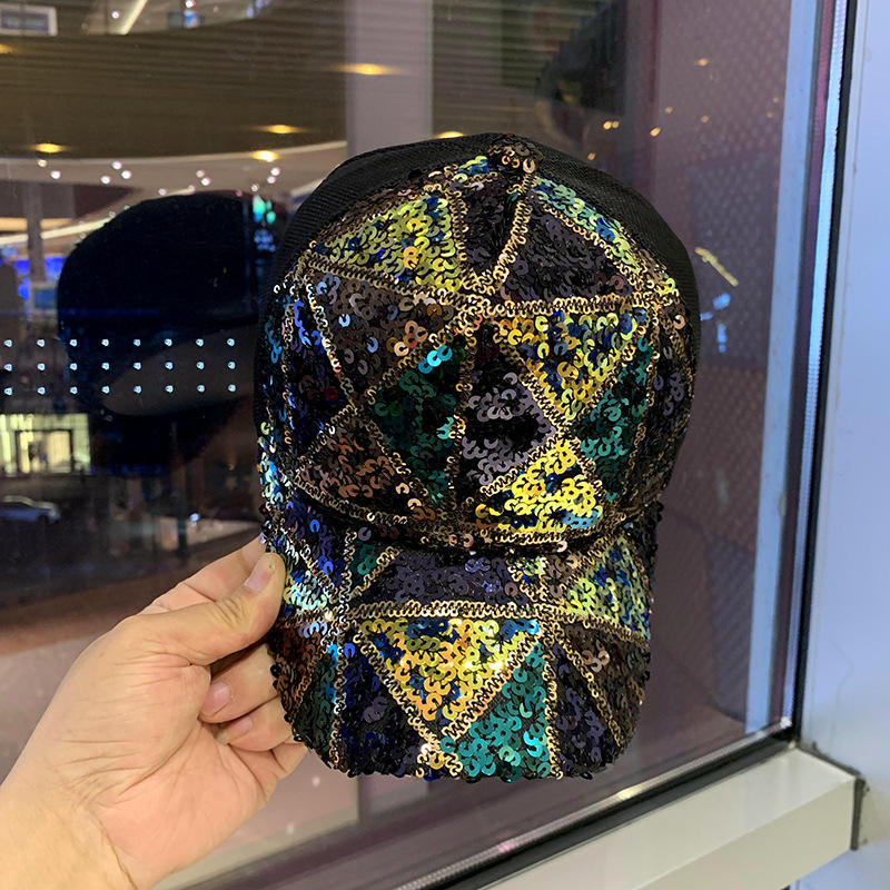 Casquette en maille à paillettes verte et à carreaux