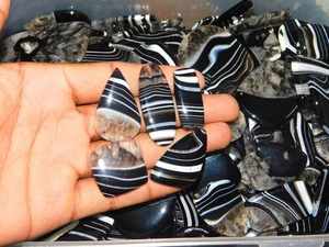 Lote al por mayor de piedras preciosas genuinas de ónix con bandas negras naturales de alta calidad para hacer joyas, efectos de luz, piedra suelta pulida a mano - Product Image 3