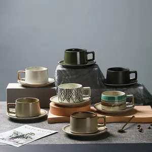 Nuovo prodotto 2024 stile giapponese all'ingrosso sushi cibo ceramica stoviglie tazza da tè retrò tazze da caffè per il ristorante