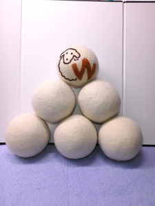Vente en gros d'usine, lot de 6 balles de séchage en laine réutilisables 100% biologiques, origine Nouvelle-Zélande, balles de séchage naturelles pour <span class=keywords><strong>la</strong></span> lessive - Product Image 5