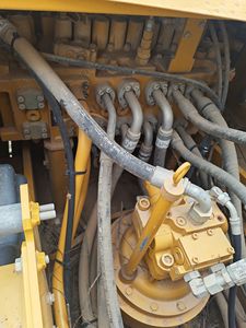 Excavatrice CAT323 d'occasion à prix avantageux, Caterpillar 323D2L, 23 tonnes, engin de construction, moteur d'origine, pour travaux de terrassement et d'exploitation minière - Product Image 6