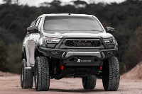Ventes chaudes Pare-chocs avant avec feux latéraux Kit carrosserie noir brillant 4x4 Pare-chocs avant tout-terrain pour Toyota Hilux Rogue 20-24