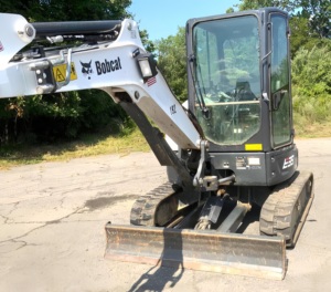 Mini-excavatrice hydraulique sur chenilles E35I 2021, peu d'heures de fonctionnement, occasion, compacte, équipement de construction à vendre, livraison mondiale - Product Image 3