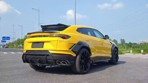 ชุดแต่งคาร์บอนไฟเบอร์สำหรับ Lamborghini Urus รุ่น VORS สไตล์คาร์บอนไฟเบอร์ ประกอบด้วยดิฟฟิวเซอร์หน้า สปอยเลอร์ ฝากระโปรง และซุ้มล้อ - Product Image 4