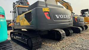 Pelleteuse sur chenilles Volvo EC350DL de 35 tonnes d'occasion avec moteur et boîte de vitesses à bas temps de travail Prix réduit - Product Image 3