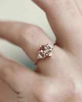 Bague de fiançailles unisexe en moissanite taille hexagonale 2,00 CT, plaqué or rose 14K et platine, sertissage à tension, 3 pierres, tendance