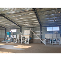 Unité combinée de broyeur-mélangeur vertical pour ferme, petite capacité 500-1000 kg par lot, machine de broyage et de mélange d'aliments pour animaux pour l'Asie et l'Afrique