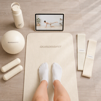 Ensemble d'entraînement de yoga avec tapis de yoga, bouteille d'eau et bande de résistance en tissu pour l'entraînement personnel et les cours de fitness en petit groupe
