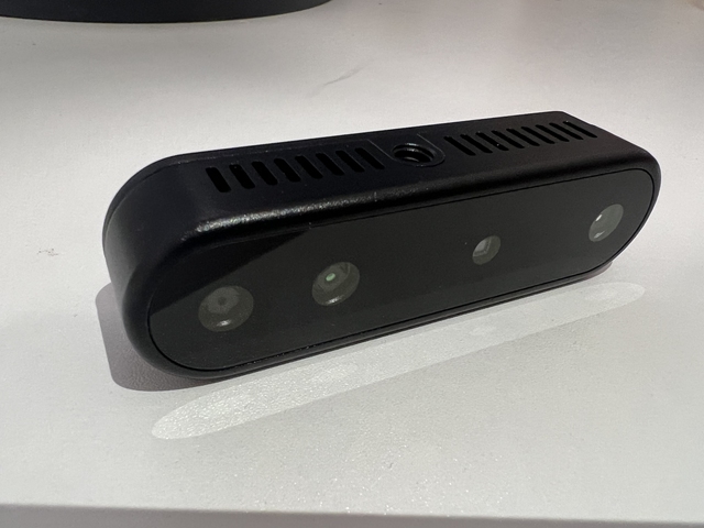 940nm Active Stereo Depth Camera with Color Output for Smart Robotics Solutions