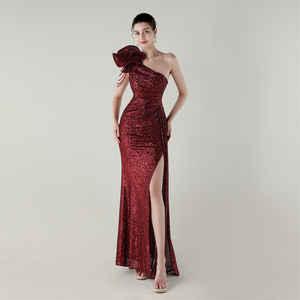 Abito da sera elegante a sirena monospalla con perline e applicazioni floreali, spacco alto, lunghezza al pavimento, per occasioni formali - Collezione 2026 - Product Image 3