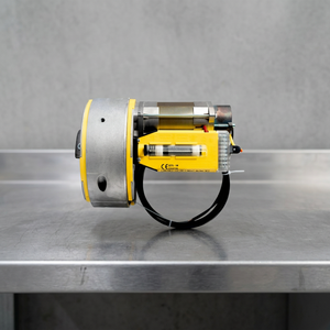 ELSAMEC - Ouverture de porte automatique haute performance à 1 moteur - Construction traditionnelle en aluminium/plastique/acier - Installation par vis - Garantie 1 an - Product Image 2