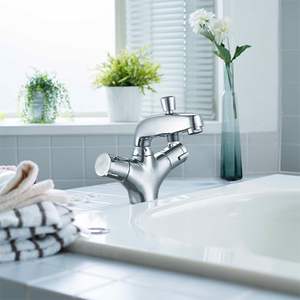 Mezclador termostático <span class=keywords><strong>de</strong></span> baño/ducha Edouard <span class=keywords><strong>Rousseau</strong></span> Volga 2, montaje en cubierta, 2 manijas, llenado rápido, botón <span class=keywords><strong>de</strong></span> seguridad Eco-Stop a prueba <span class=keywords><strong>de</strong></span> quemaduras - Product Image 2