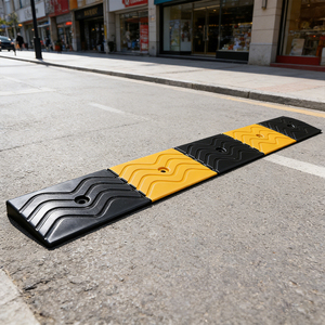 Rampes <span class=keywords><strong>de</strong></span> <span class=keywords><strong>trottoir</strong></span> en caoutchouc jaunes et noires pour voitures, scooters, fauteuils roulants, allées, seuils <span class=keywords><strong>de</strong></span> porte et rampes <span class=keywords><strong>de</strong></span> <span class=keywords><strong>stationnement</strong></span> pour véhicules hauts - Product Image 6