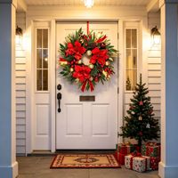 Couronne de Noël en aiguilles de pin avec baies rouges et fleurs, décoration suspendue pour porte et fenêtre, ornement de scène de fête de Noël