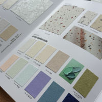 Wallpaper Baru ASTM E84 Tahan Api Mudah Dibersihkan Wallpaper Non Woven untuk Latar Belakang Administrasi Rumah