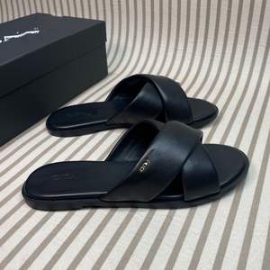 Ciabatte Estive di Alta Qualità in <span class=keywords><strong>Pelle</strong></span> PU <span class=keywords><strong>Nera</strong></span> di Marca di Lusso a Prezzo di Fabbrica - Product Image 4