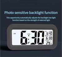 Jam Alarm Digital LED Elektronik Modern dengan Lampu Latar, Bertenaga Baterai, Tampilan Desktop 12/24 Jam, Monitor Suhu, Kalender, Ramadan