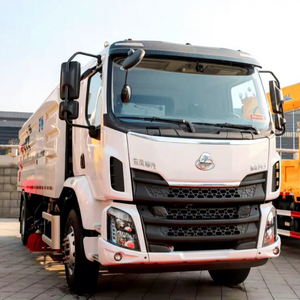 Camión Barredora Eléctrico Dongfeng Chenglong M3 Directo de Fábrica, Función de Lavado <span class=keywords><strong>a</strong></span> Alta Presión, Capacidad de 3T, Rango de 201-300 km, Tracción 4x2 - Product Image 1
