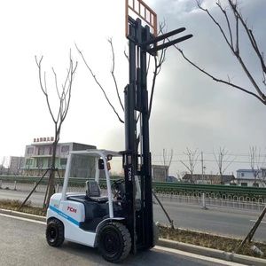 TCM FD30 Vigoshop Diesel Forklift 3 Tons Japan Origin <b>Used</b> for Farms with Multi-Stage Mast Engine Gearbox Motor Bearing Included - Product Image 3