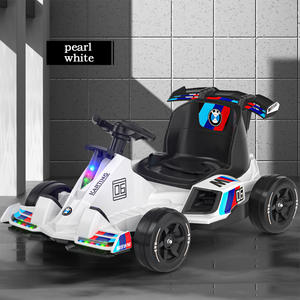 Elektrische kinderauto met 4 wielen, op batterijen (12V4.5AH), 550 motor, MP3-muziekspeler, duurzaam, veilig, unisex, voor kinderen van 2-7 jaar - Product Image 4