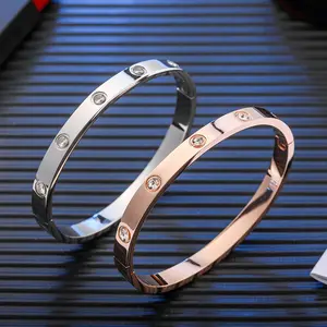 Gelang baja Titanium emas mawar untuk wanita, gelang pasangan gaya sama Klasik edisi sempit penuh bintang untuk pasangan