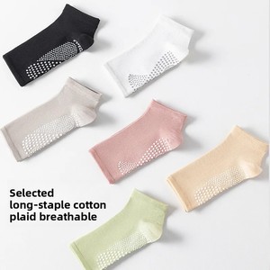 Calzini Sportivi Professionali da <span class=keywords><strong>Donna</strong></span> per Pilates, Fitness, Danza e Yoga, con Punta Aperta, Antiscivolo in Silicone, Antibatterici, Lavorati a Maglia - Product Image 4