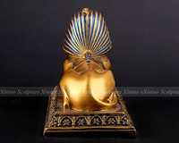 Sculpture de Sphinx égyptien vintage en pierre avec détails peints à la main, pièce d'art historique unique