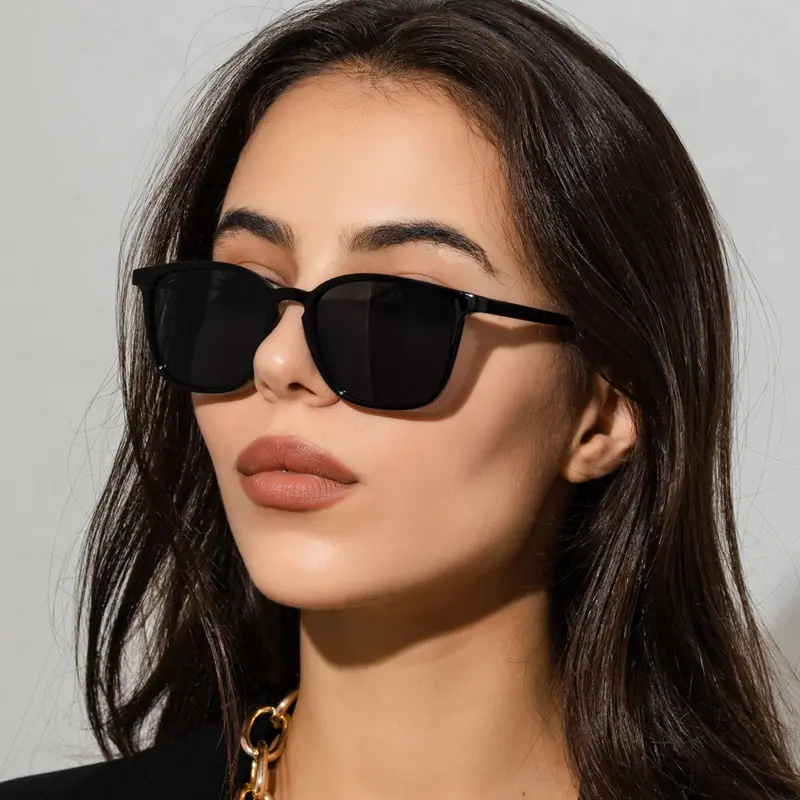 2024 New minimalist retro square sun glasses trendy Gradient PC fashion Custom sunglasses for men and women