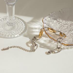 Bracelet en acier inoxydable avec motif marteau, coloris or et argent, chaîne épaisse, bijoux de niche haut de gamme - Product Image 3