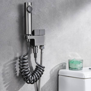 Pistola pulverizadora de bidé portátil de plástico de lujo ligero multifunción con salida de 1/2 pulgada para inodoro, tipo grifo triangular, para uso transfronterizo - Product Image 2