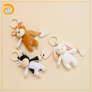 Jouet suspendu 2-en-1 pour berceau de bébé, hochet en peluche douce et anneau de dentition, motifs animaux (ours, girafe, <span class=keywords><strong>vache</strong></span>, lapin), <span class=keywords><strong>doudou</strong></span> pour poussette, cadeau pour nourrisson - Product Image 1