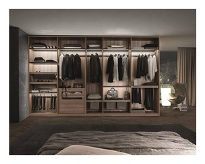 Armadio a Muro Moderno di Lusso Extra Large per Coppie con Specchio Integrato - Product Image 4