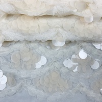 Tissu en Chiffon Georgette Brodé de Paillettes sur Tulle pour Robe de Mariée ou de Demoiselle d'Honneur - 100% Polyester
