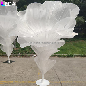 LEDA Nouveauté Décoration de fête Fleur géante faite à la main Grande fleur artificielle en soie blanche en organza pour mariage - Product Image 3