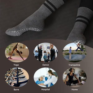 उच्च गुणवत्ता वाली कपास गुलाबी बैले पकड़ मोजे व्यक्तिगत कस्टम एंटी-स्लिप पिलेट्स लोगो के साथ योग मोजे - Product Image 5