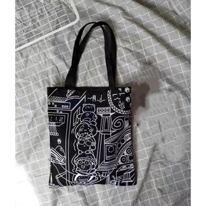 Cadeaux de fête, nouveaux sacs à bandoulière coréens à la mode, mignons, noirs et blancs, à fleurs, grande capacité, sacs de shopping pour femmes - Product Image 2
