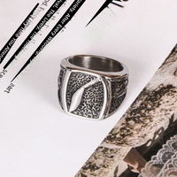 Bague signet en acier inoxydable, motif couteau Kukri du Népal, martelée, large, style vintage, punk, motard, bijou statement pour homme et unisexe