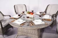 Ensemble de salle à manger de patio de restaurant moderne à 6 places avec cadre en aluminium et chaises en osier avec verre trempé pour jardins et cours extérieurs