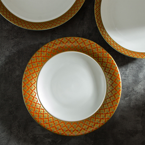 JQY Assiettes à dîner en céramique à bord doré Vaisselle de table de luxe à bord doré Assiettes blanches en <span class=keywords><strong>porcelaine</strong></span> de restaurant haut de gamme avec bordure dorée - Product Image 2