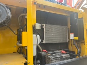 Excavadora Kobelco SK200 Usada de Buena Calidad, Buena Vida Útil de la Oruga, Bien Mantenida, Entrega Inmediata Disponible - Product Image 6