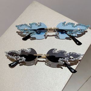 Gafas de Sol de Alta Calidad con Diseño de Llama, Gafas de Sol Creativas sin Montura con Diamantes, Accesorios de Moda para Pasarela, Venta al Por Mayor - Product Image 2