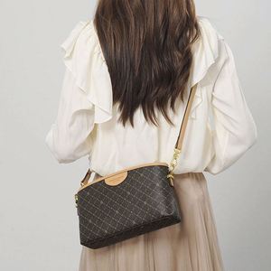 Bolso Tote de Cuero con Diseño Vintage y Estampado para Mujer, con Bordado Decorativo y Asas Dobles, Venta al Por Mayor - Product Image 4