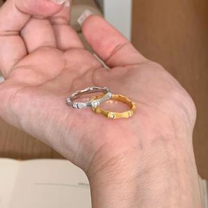 Anillo de Bambú de Estilo Vintage Chapado en Plata de Ley S925 con Oro de 18K, con Acabado Cepillado Vintage, Talla Única - Product Image 3